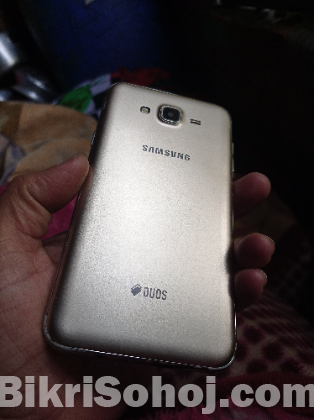 Samsung J7